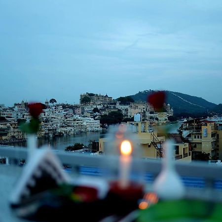 Neev Haweli Hotel Udaipur Ngoại thất bức ảnh